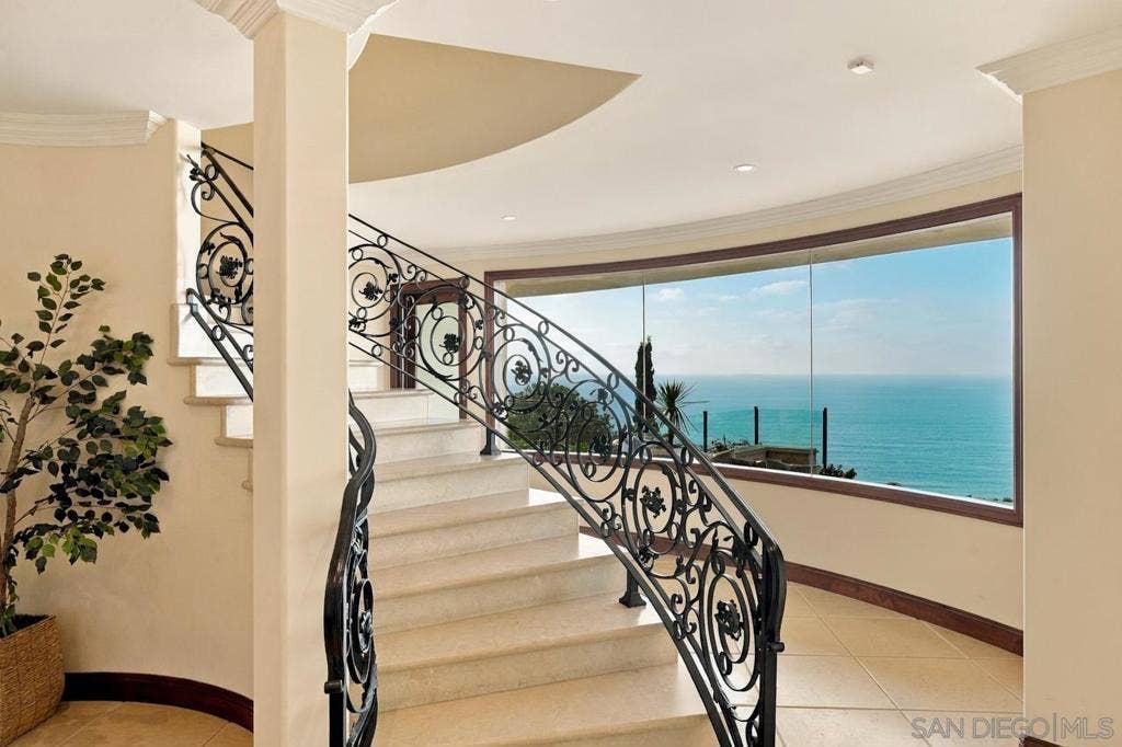 1718 Valdes, La Jolla, CA 92037 1718 Valdes, La Jolla, CA 92037