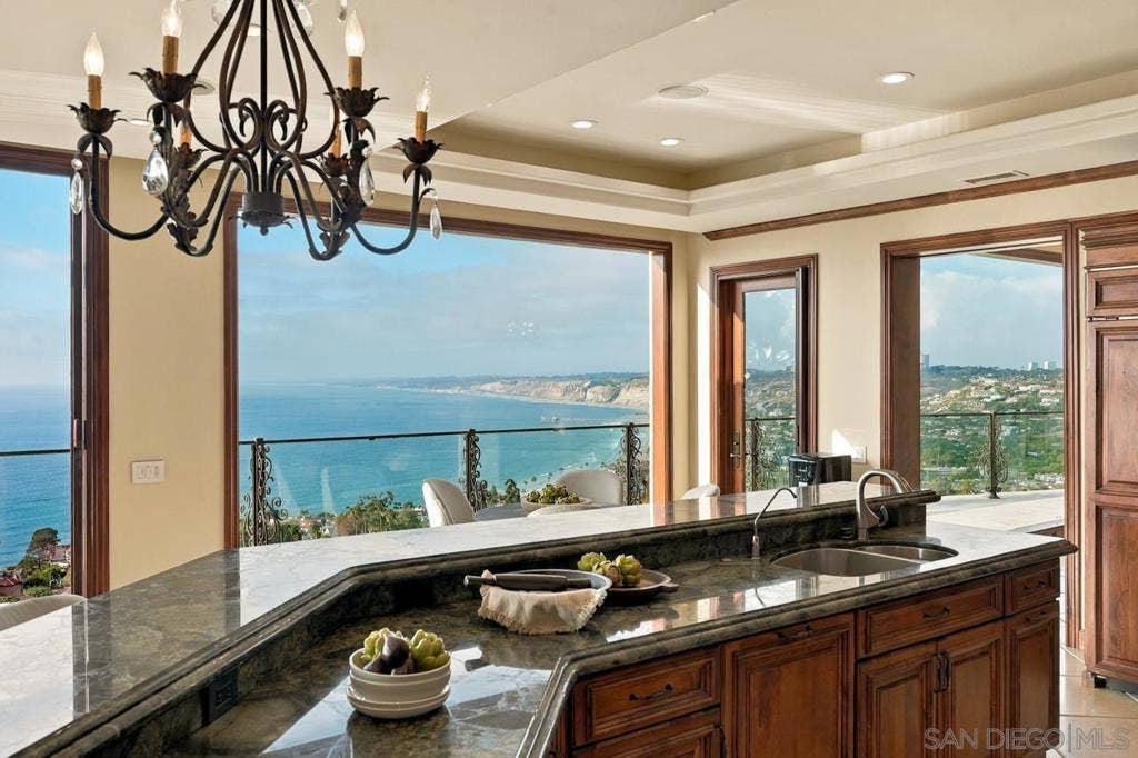 1718 Valdes, La Jolla, CA 92037 1718 Valdes, La Jolla, CA 92037