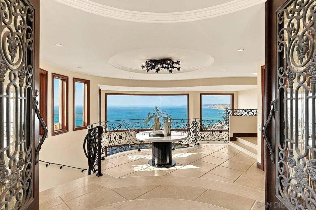 1718 Valdes, La Jolla, CA 92037 1718 Valdes, La Jolla, CA 92037