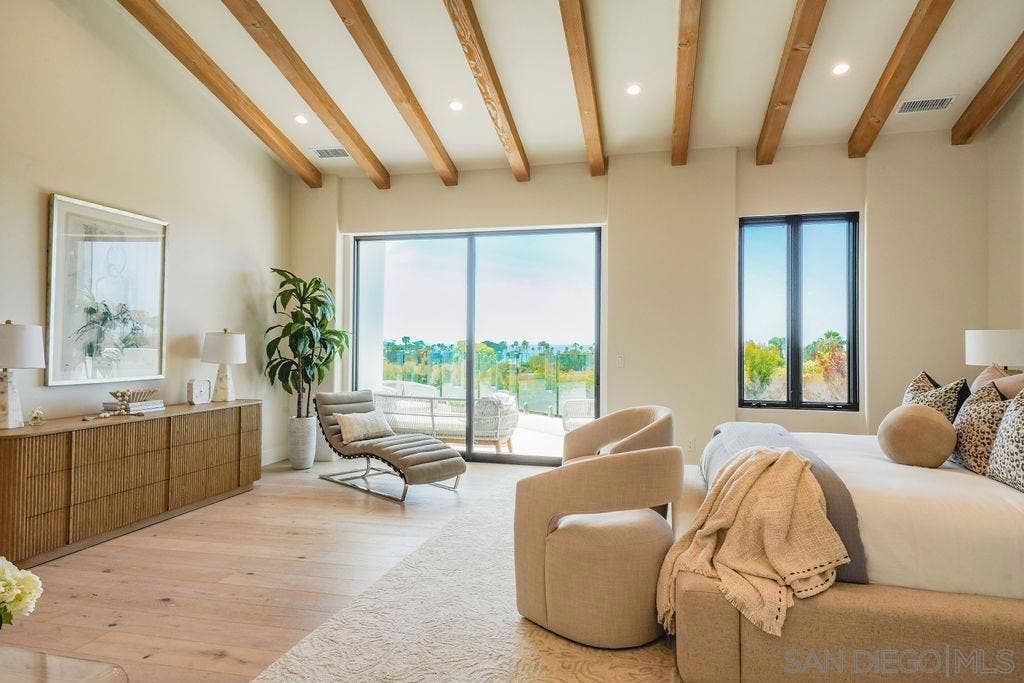 8308 Calle Del Cielo, La Jolla, CA 92037 8308 Calle Del Cielo, La Jolla, CA 92037