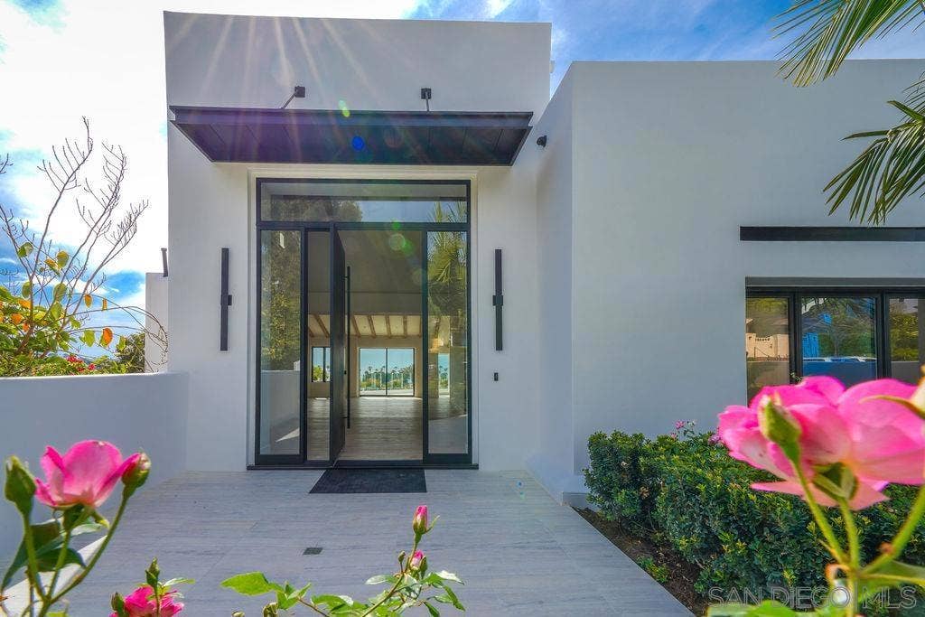 8308 Calle Del Cielo, La Jolla, CA 92037 8308 Calle Del Cielo, La Jolla, CA 92037