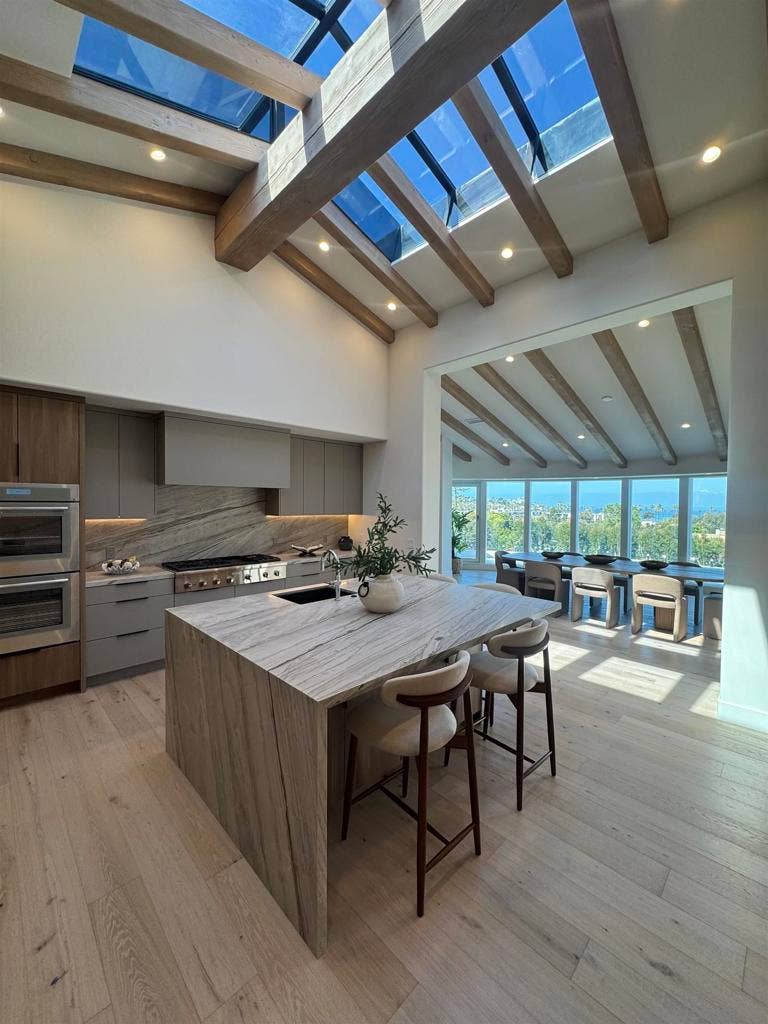 8308 Calle Del Cielo, La Jolla, CA 92037 8308 Calle Del Cielo, La Jolla, CA 92037