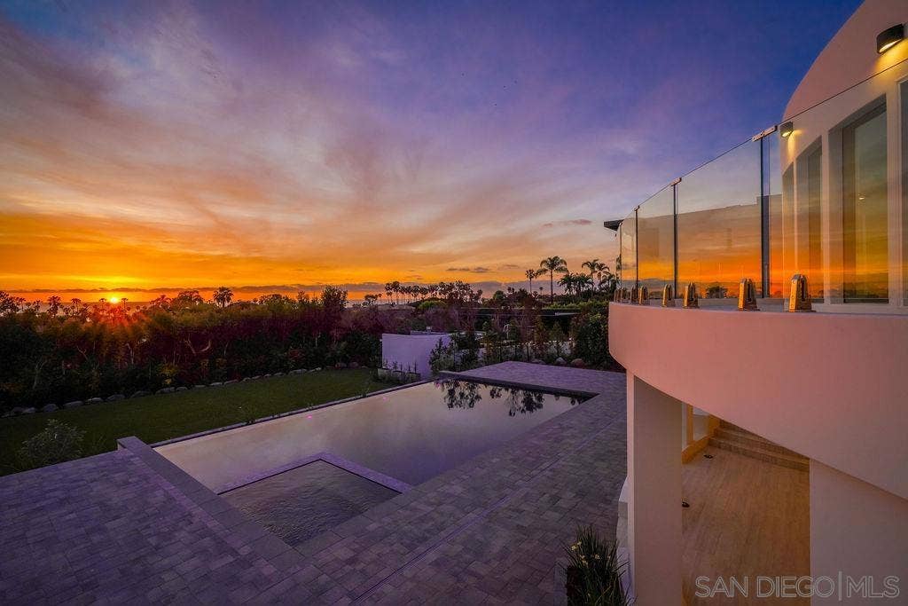 8308 Calle Del Cielo, La Jolla, CA 92037 8308 Calle Del Cielo, La Jolla, CA 92037