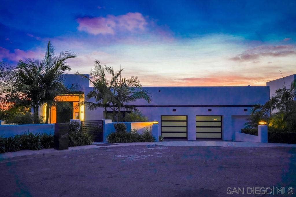 8308 Calle Del Cielo, La Jolla, CA 92037 8308 Calle Del Cielo, La Jolla, CA 92037