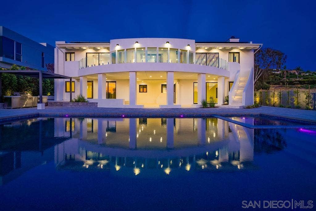 8308 Calle Del Cielo, La Jolla, CA 92037 8308 Calle Del Cielo, La Jolla, CA 92037