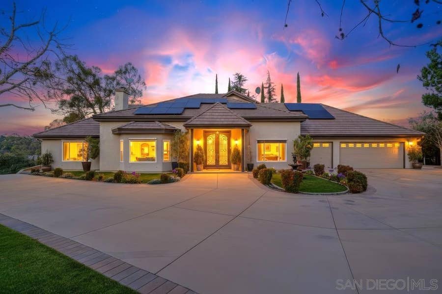 Property photo for 29059 Meadow Glen Way W, Escondido, CA
