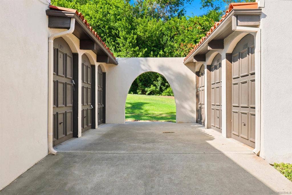 17091 Bernardo Center Dr, #B, San Diego, CA 92128