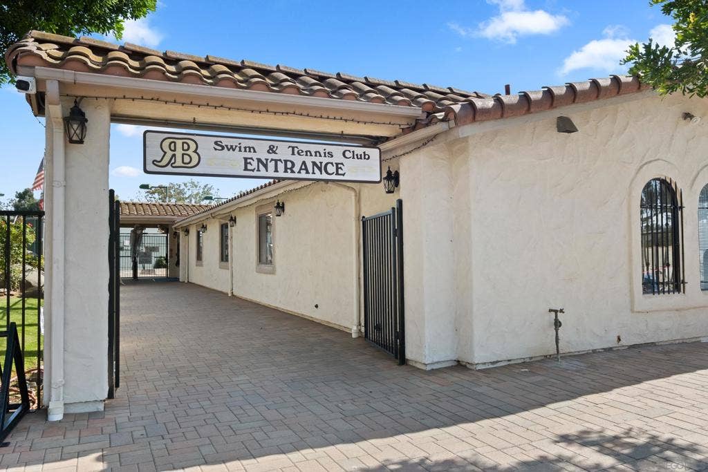 17091 Bernardo Center Dr, #B, San Diego, CA 92128