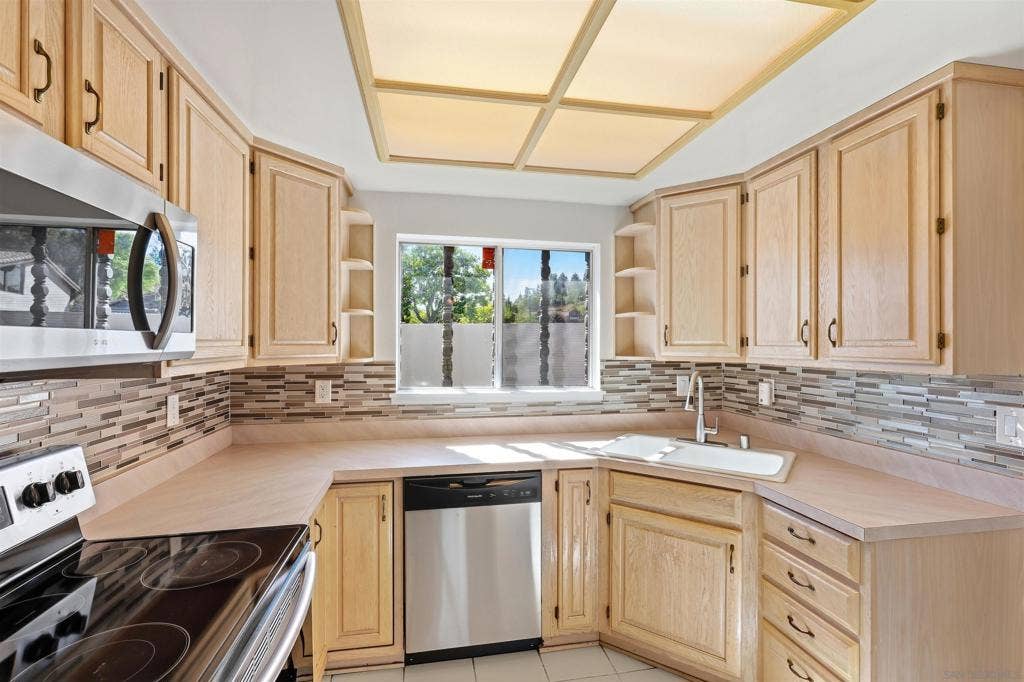 17091 Bernardo Center Dr, #B, San Diego, CA 92128