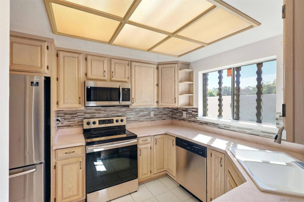 17091 Bernardo Center Dr, #B, San Diego, CA 92128
