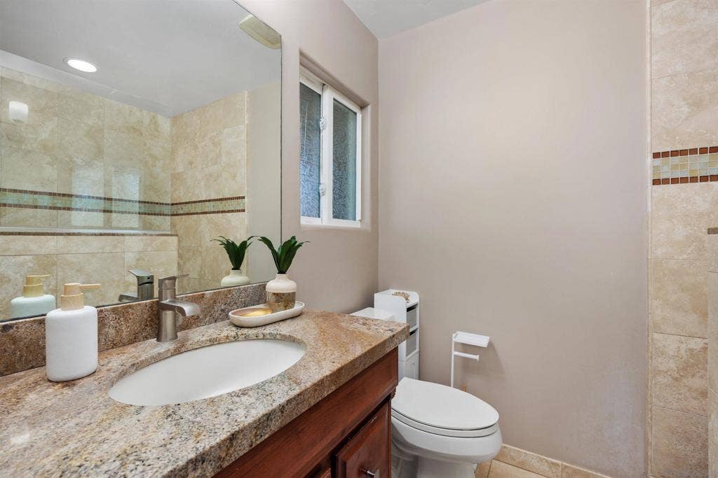 1315 Crestridge Dr., Oceanside, CA 92054 1315 Crestridge Dr., Oceanside, CA 92054