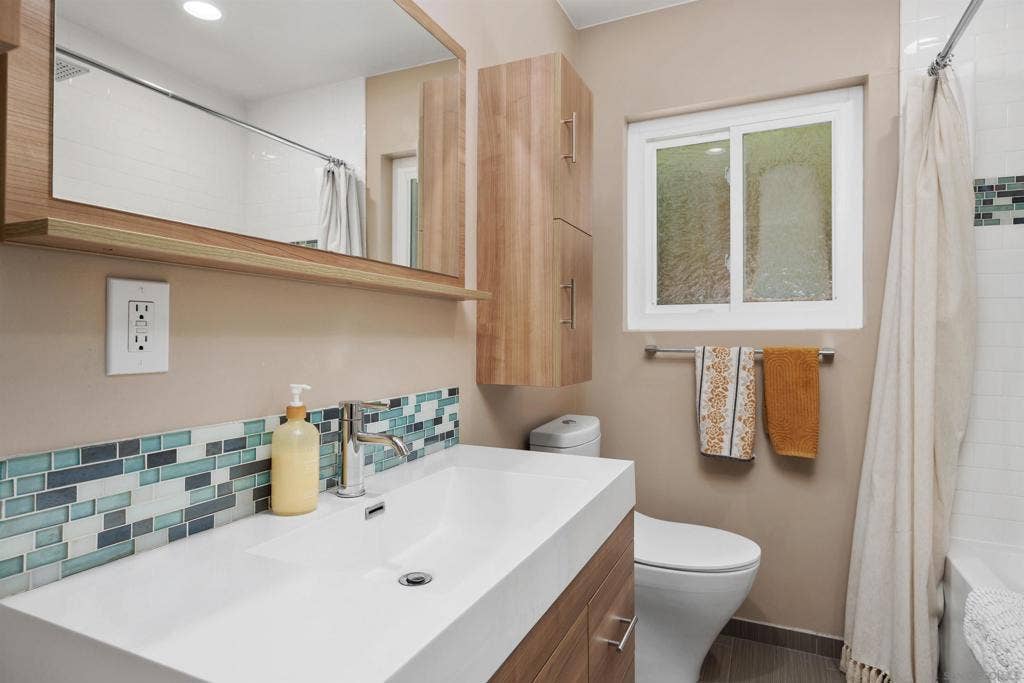 1315 Crestridge Dr., Oceanside, CA 92054 1315 Crestridge Dr., Oceanside, CA 92054