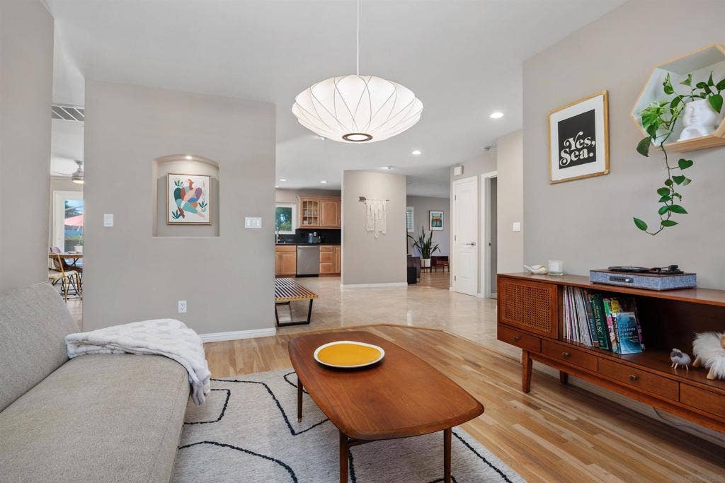 1315 Crestridge Dr., Oceanside, CA 92054 1315 Crestridge Dr., Oceanside, CA 92054