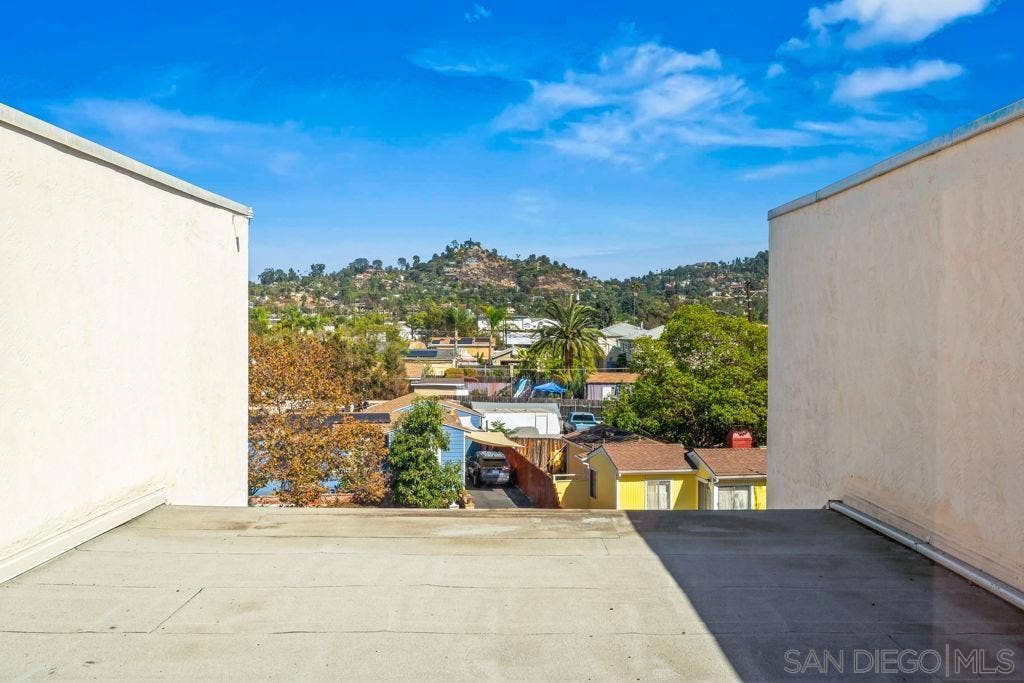 4900 Rosehedge Dr, #304, La Mesa, CA 91942