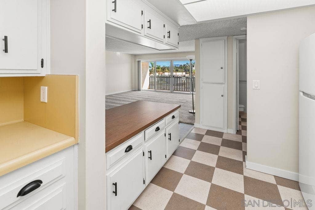 4900 Rosehedge Dr, #304, La Mesa, CA 91942