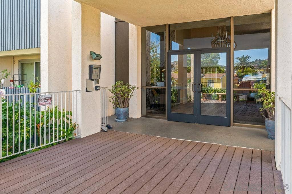 4900 Rosehedge Dr, #304, La Mesa, CA 91942
