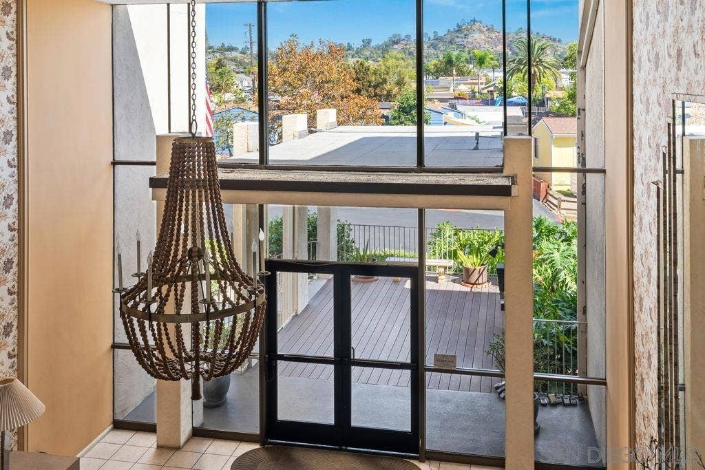 4900 Rosehedge Dr, #304, La Mesa, CA 91942