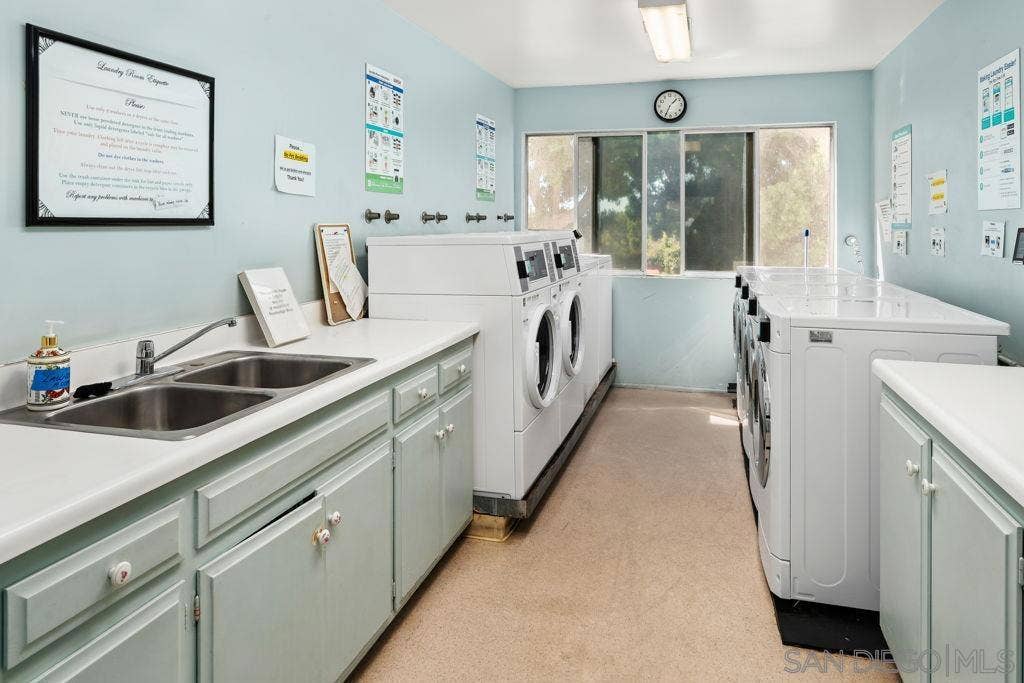 4900 Rosehedge Dr, #304, La Mesa, CA 91942