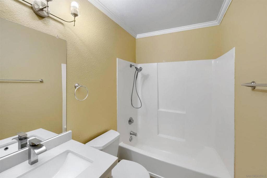 5095 La Cuenta Dr, San Diego, CA 92124 5095 La Cuenta Dr, San Diego, CA 92124