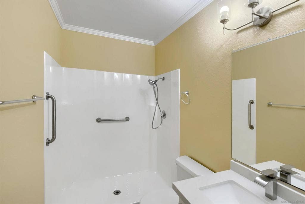 5095 La Cuenta Dr, San Diego, CA 92124 5095 La Cuenta Dr, San Diego, CA 92124