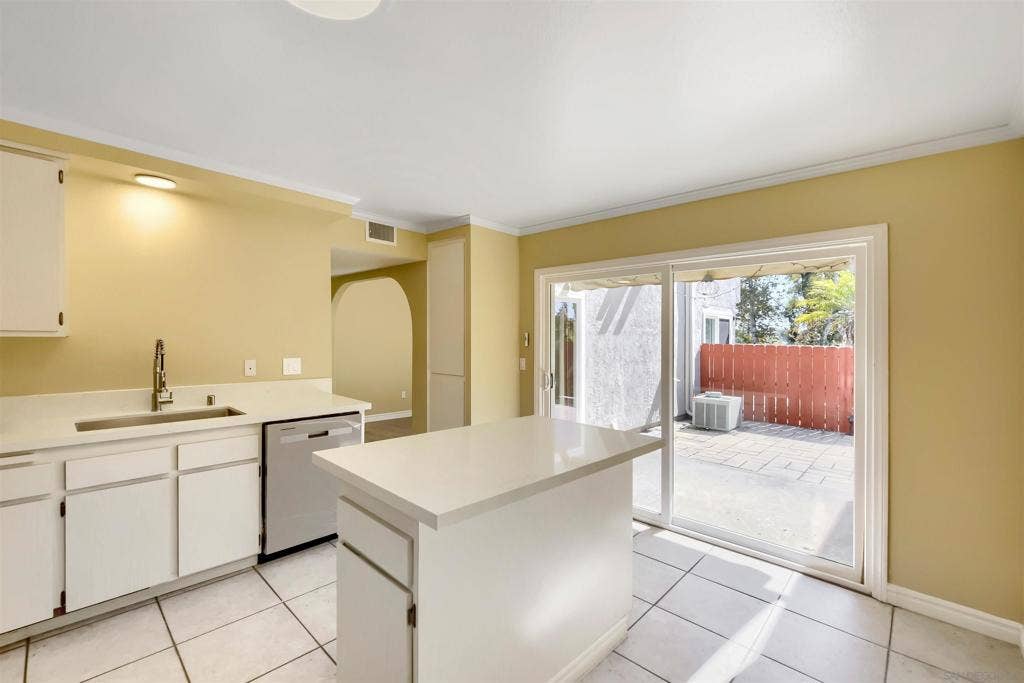 5095 La Cuenta Dr, San Diego, CA 92124 5095 La Cuenta Dr, San Diego, CA 92124