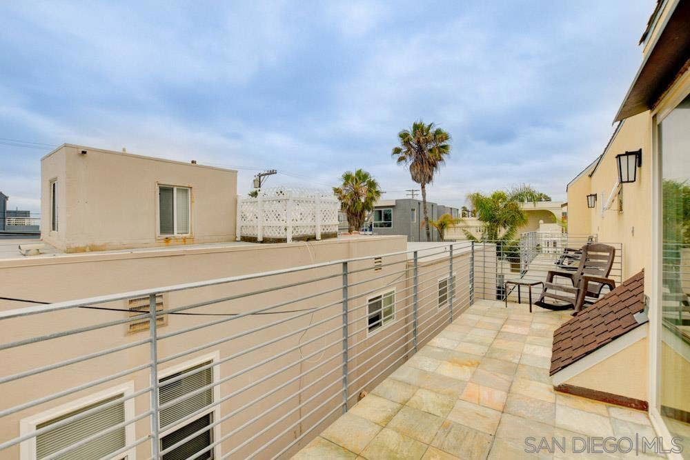 721 Ensenada Ct., San Diego, CA 92109 721 Ensenada Ct., San Diego, CA 92109