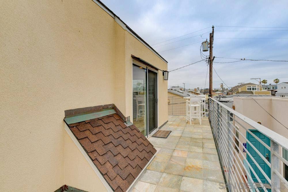 721 Ensenada Ct., San Diego, CA 92109 721 Ensenada Ct., San Diego, CA 92109