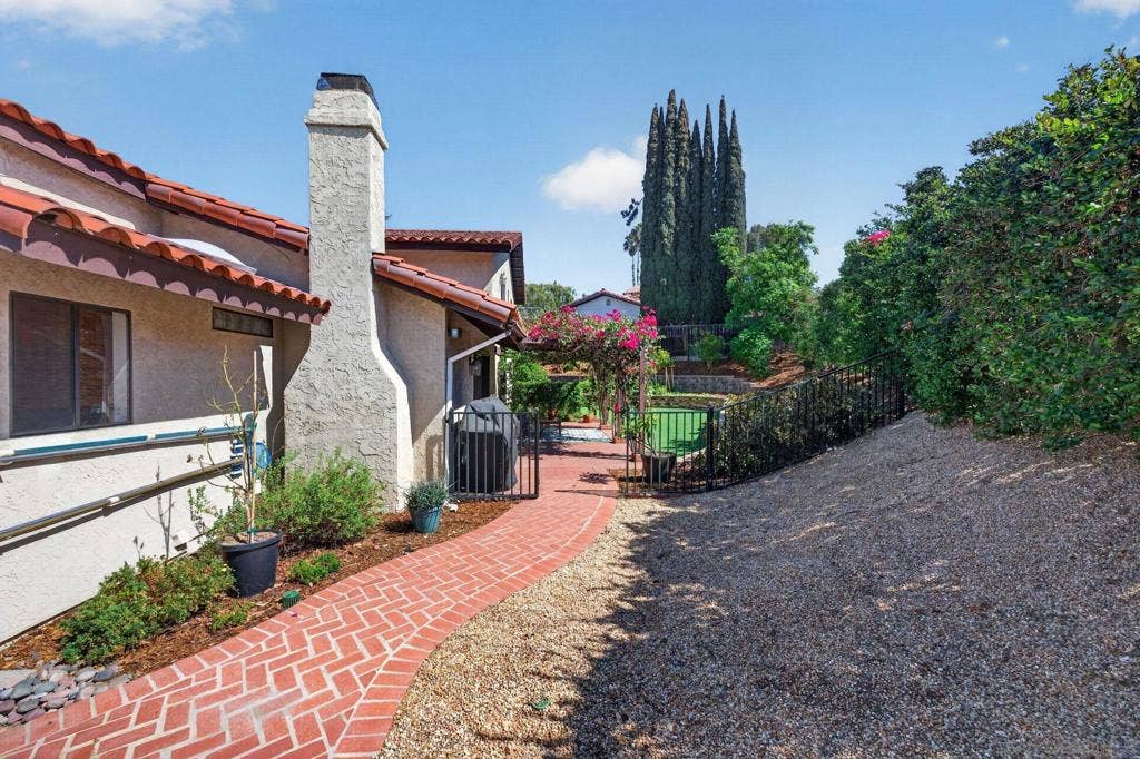 2735 Crownpoint Pl, Escondido, CA 92027 2735 Crownpoint Pl, Escondido, CA 92027