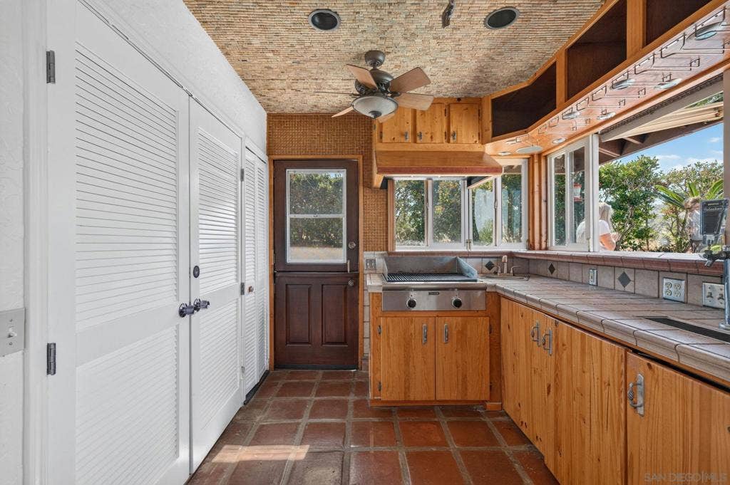 2735 Crownpoint Pl, Escondido, CA 92027 2735 Crownpoint Pl, Escondido, CA 92027