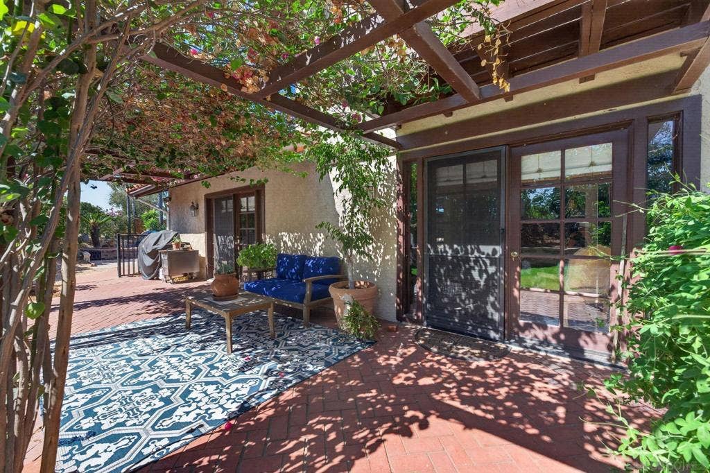 2735 Crownpoint Pl, Escondido, CA 92027 2735 Crownpoint Pl, Escondido, CA 92027