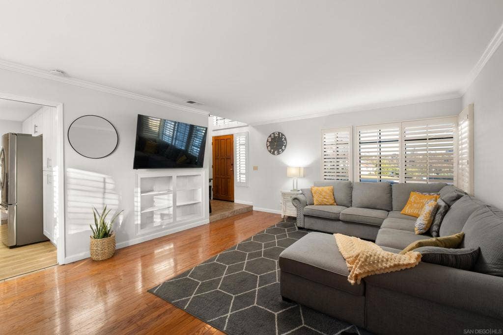 10790 Oakbend Drive, San Diego, CA 92131