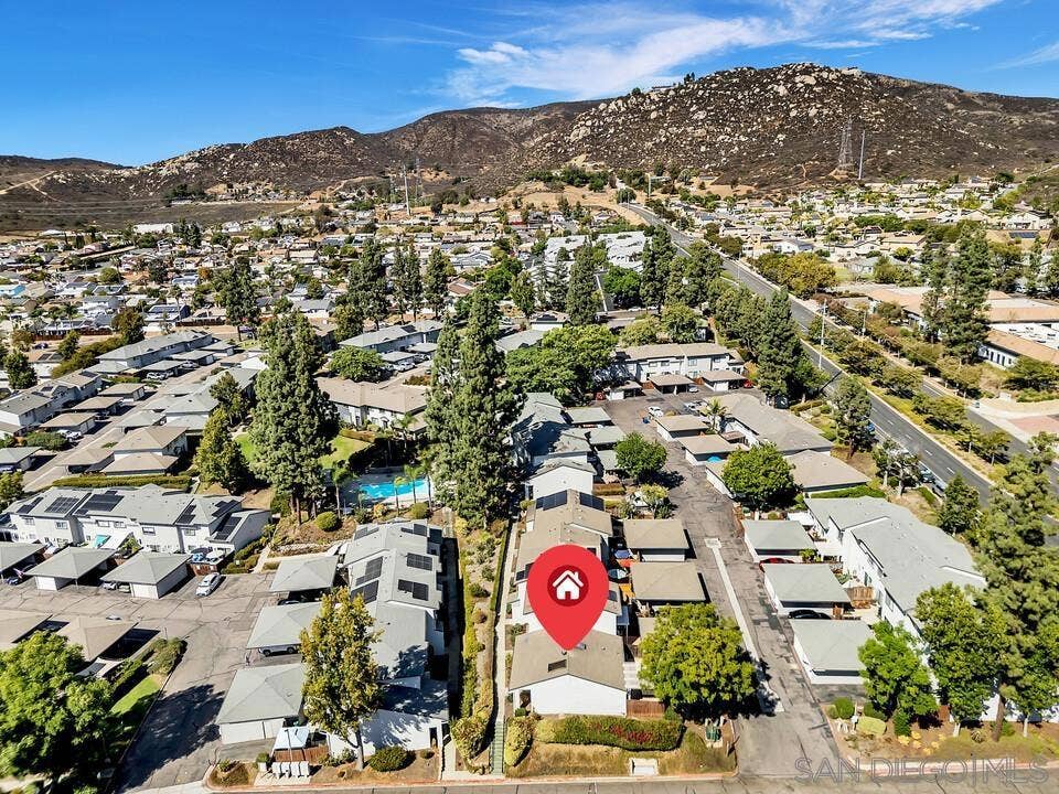 10604 Queen Jessica Ln., Santee, CA 92071