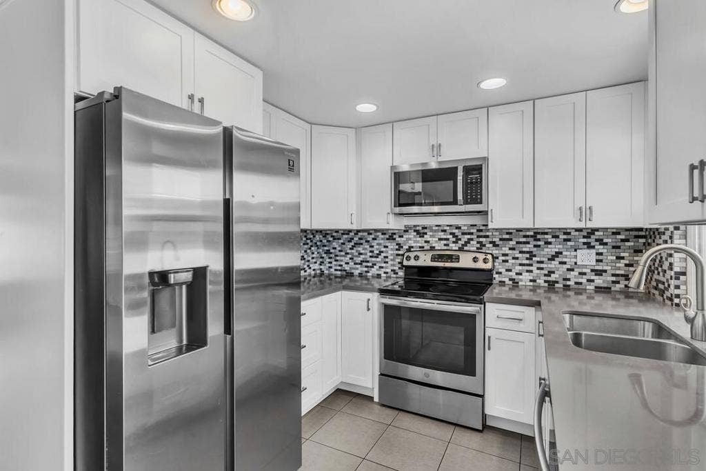 10604 Queen Jessica Ln., Santee, CA 92071