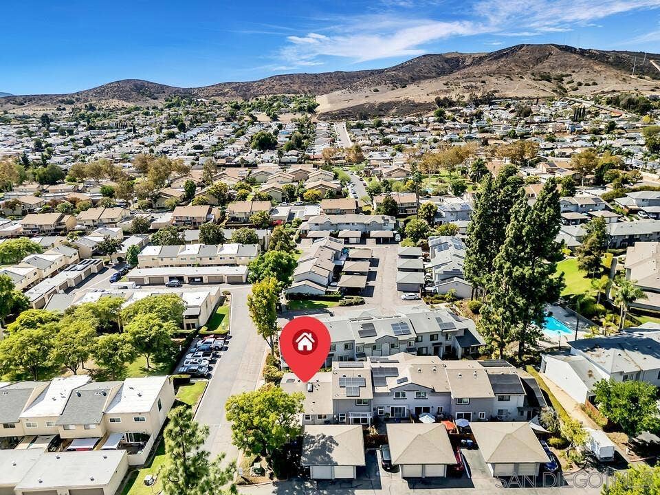 10604 Queen Jessica Ln., Santee, CA 92071