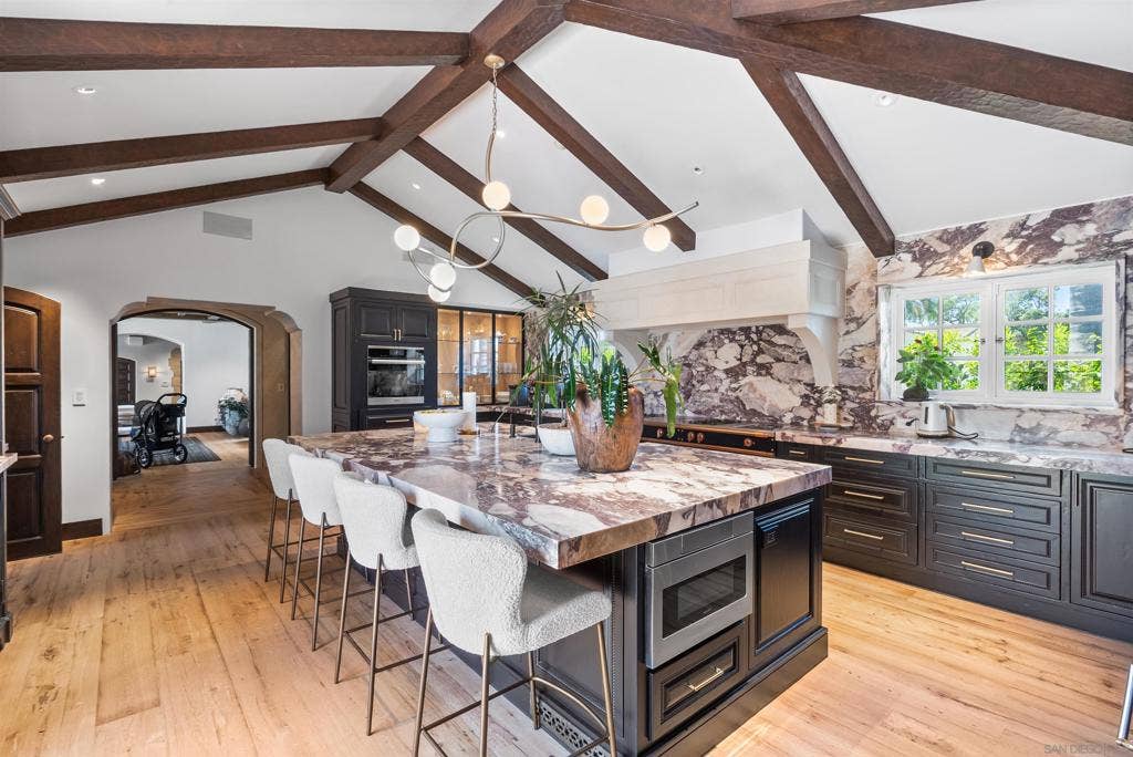 1127 F Ave, Coronado, CA 92118