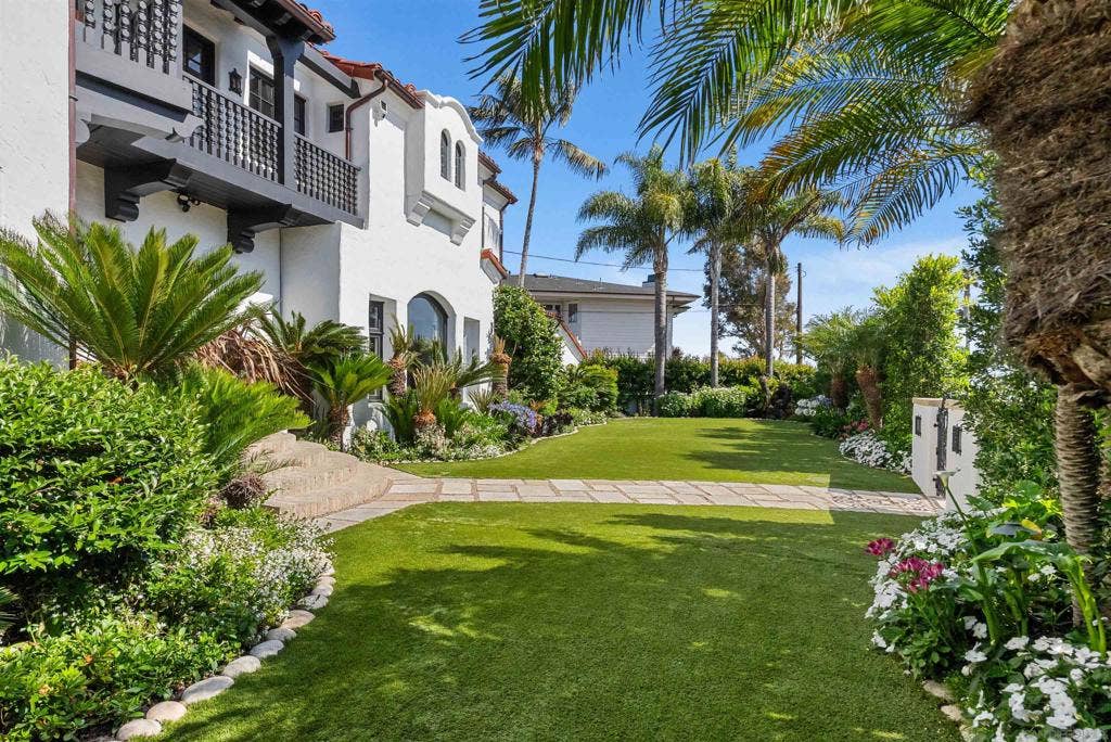 1127 F Ave, Coronado, CA 92118