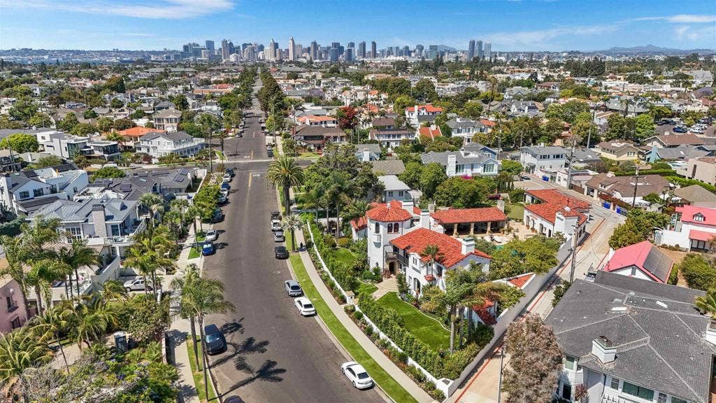 1127 F Ave, Coronado, CA 92118
