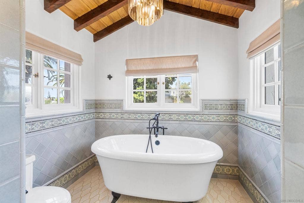 1127 F Ave, Coronado, CA 92118