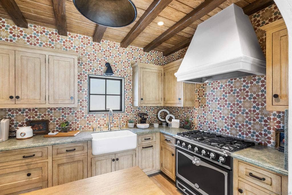 1127 F Ave, Coronado, CA 92118