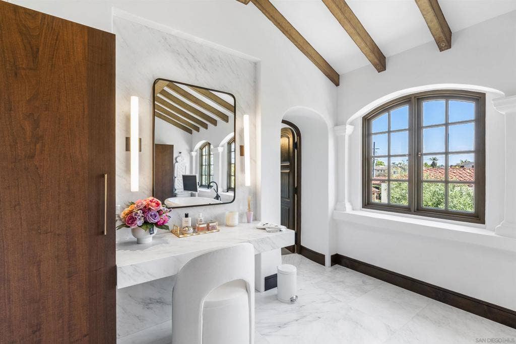 1127 F Ave, Coronado, CA 92118