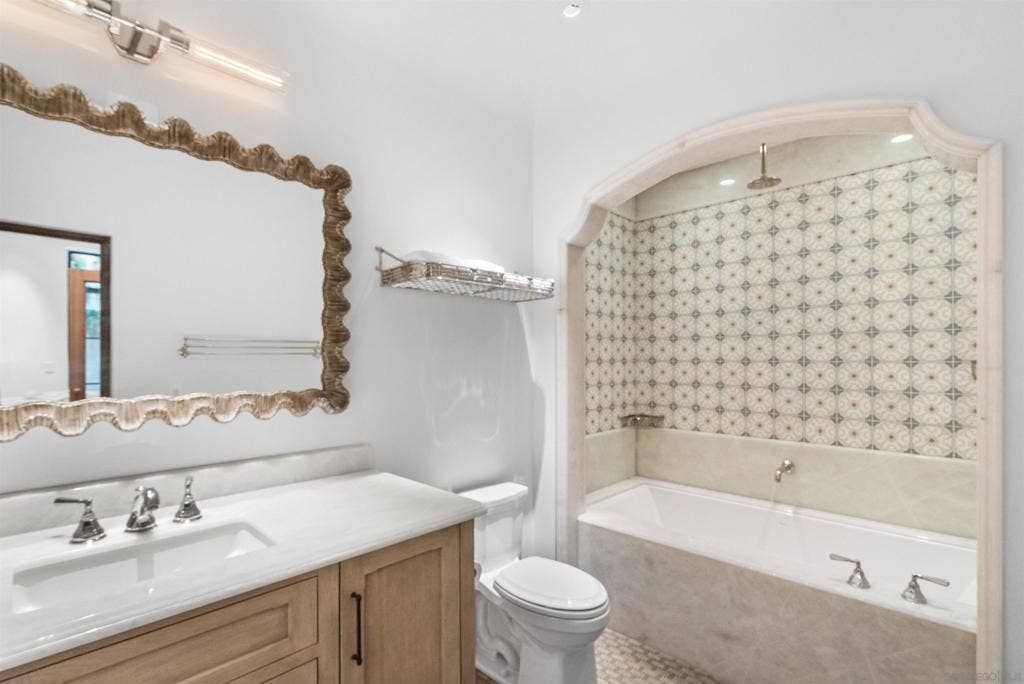 1127 F Ave, Coronado, CA 92118