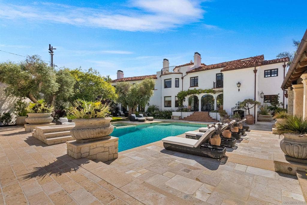 1127 F Ave, Coronado, CA 92118