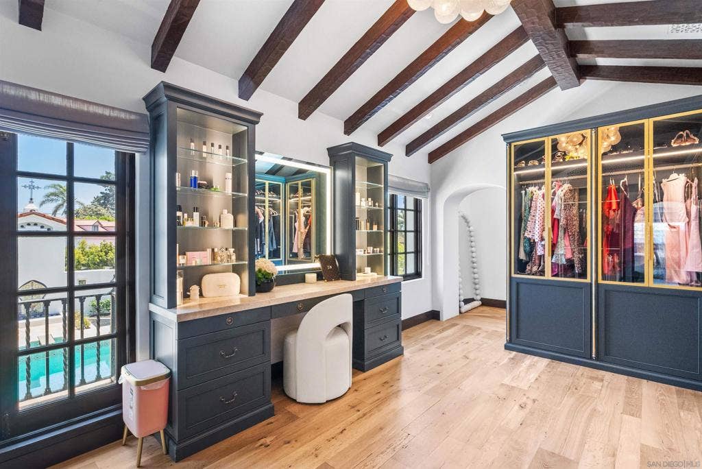 1127 F Ave, Coronado, CA 92118