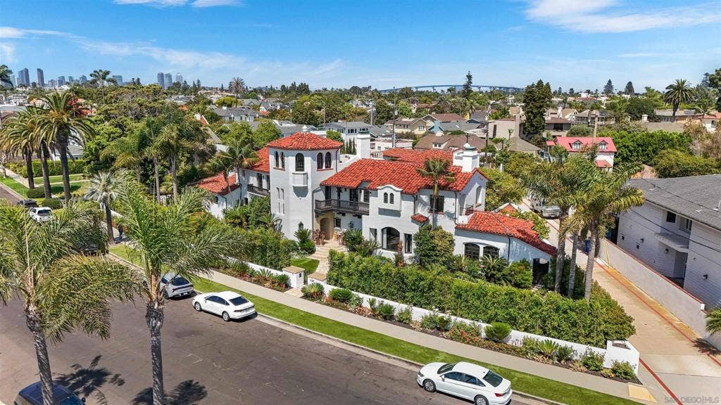 1127 F Ave, Coronado, CA 92118