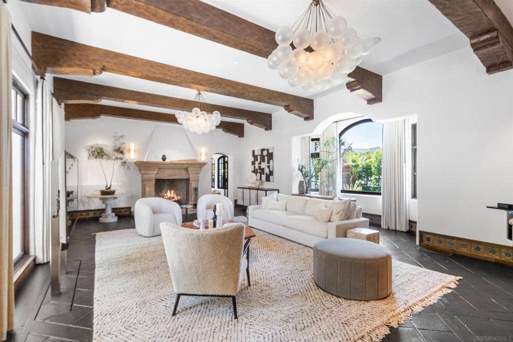 1127 F Ave, Coronado, CA 92118