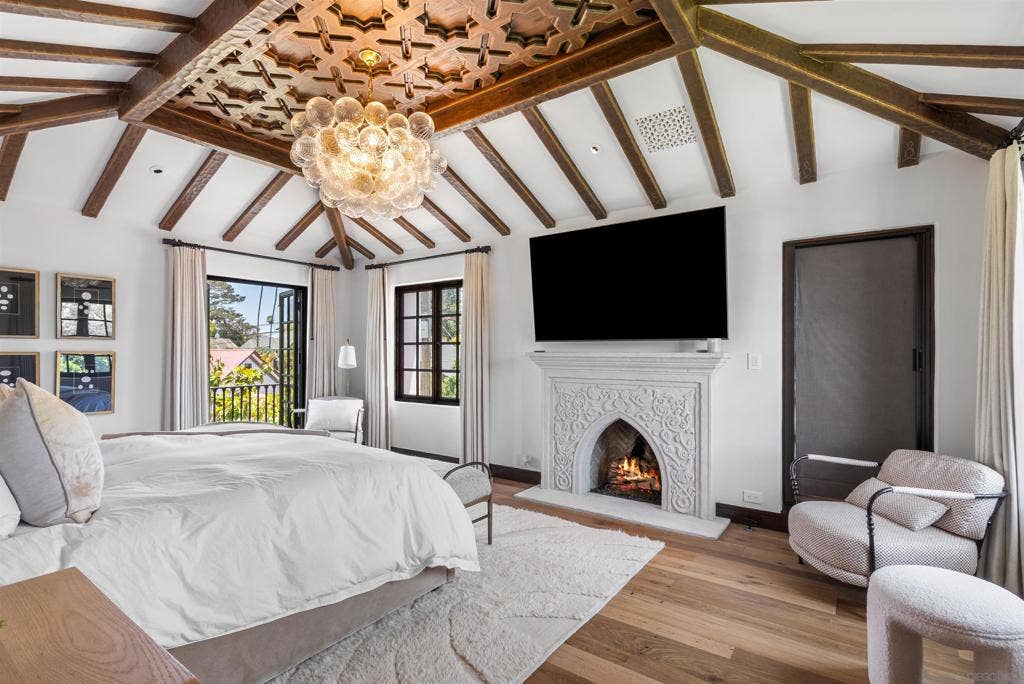 1127 F Ave, Coronado, CA 92118