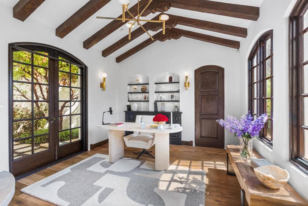 1127 F Ave, Coronado, CA 92118