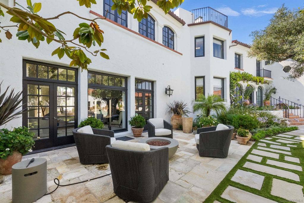 1127 F Ave, Coronado, CA 92118