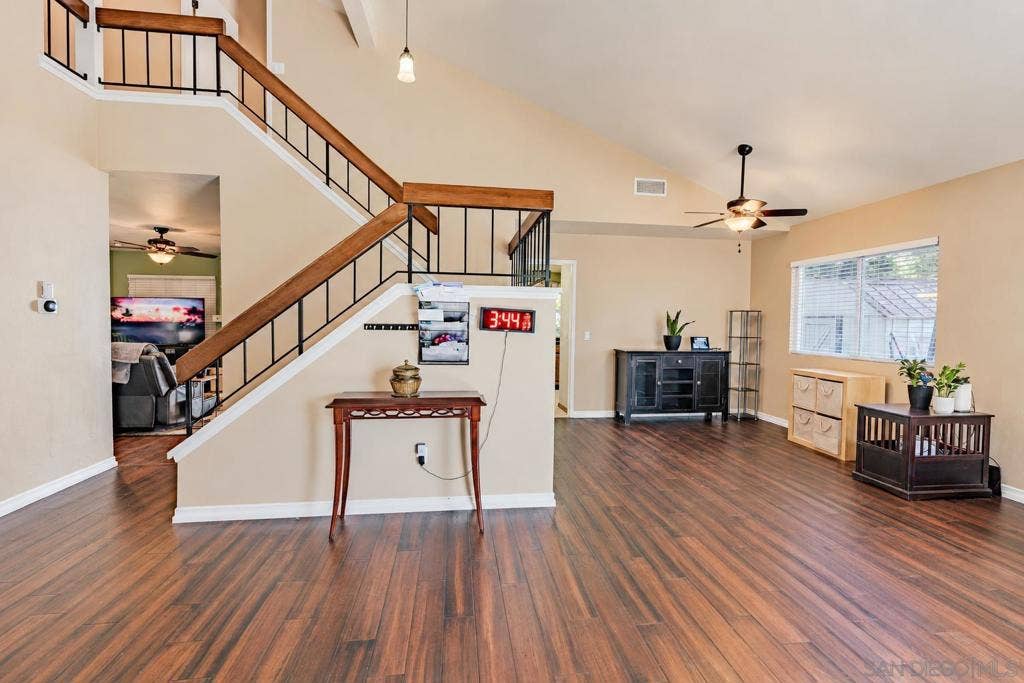 9212 Palomino Ridge Dr, Lakeside, CA 92040