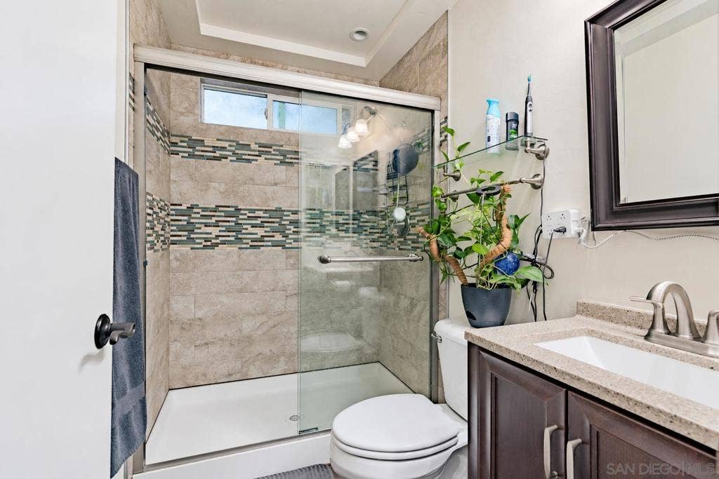 9212 Palomino Ridge Dr, Lakeside, CA 92040